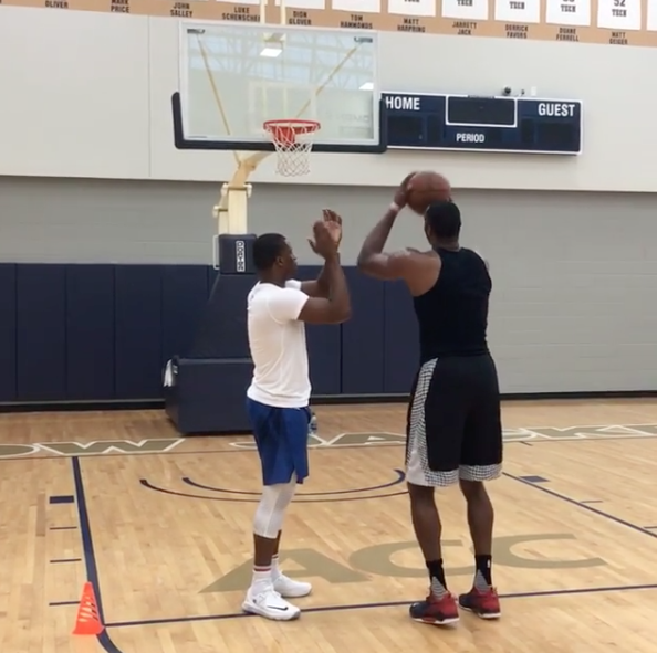 Dwight Howard change enfin sa mécanique aux lancers francs