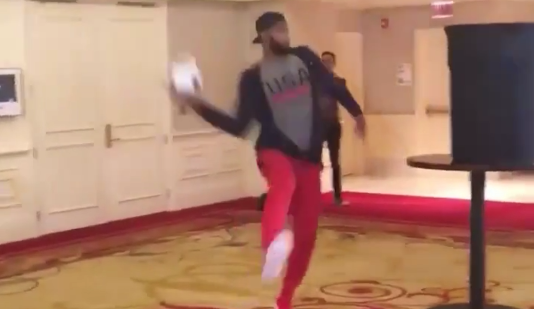 Quand DeMarcus Cousins marque sur une passe de… Franck Ribéry