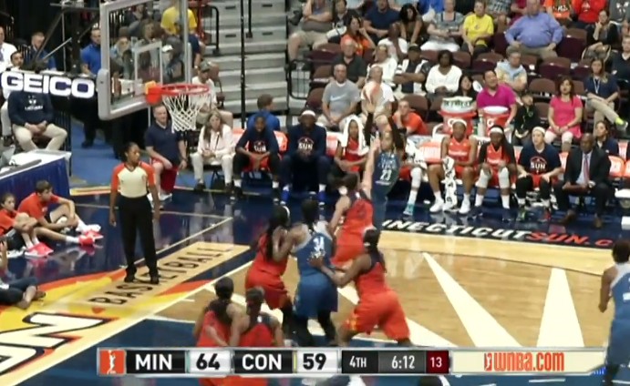 Carton : Maya Moore plante 40 points face à Connecticut !