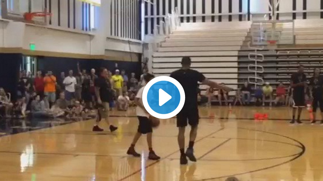 Russell Westbrook mis à l’amende par un jeune de son camp !