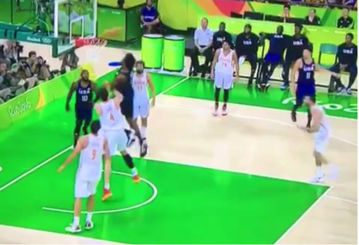 Replay : l’énorme putback de DeAndre Jordan !