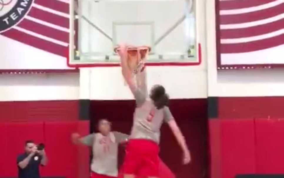 Elena Delle Donne et Breanna Stewart claquent un alley-oop !