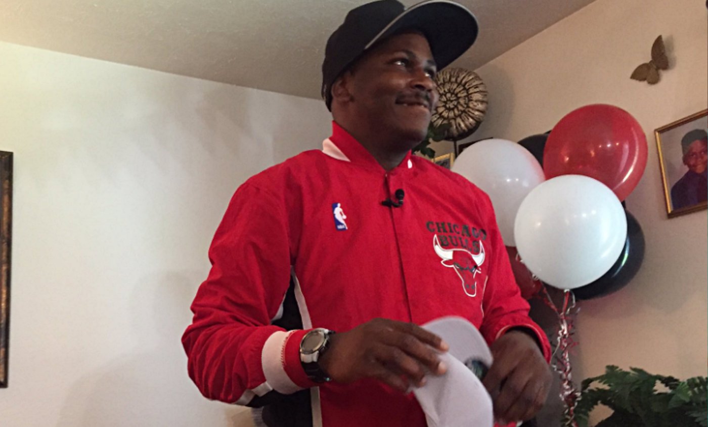 Classe : un fan autiste de Michael Jordan a reçu un appel et des cadeaux de MJ
