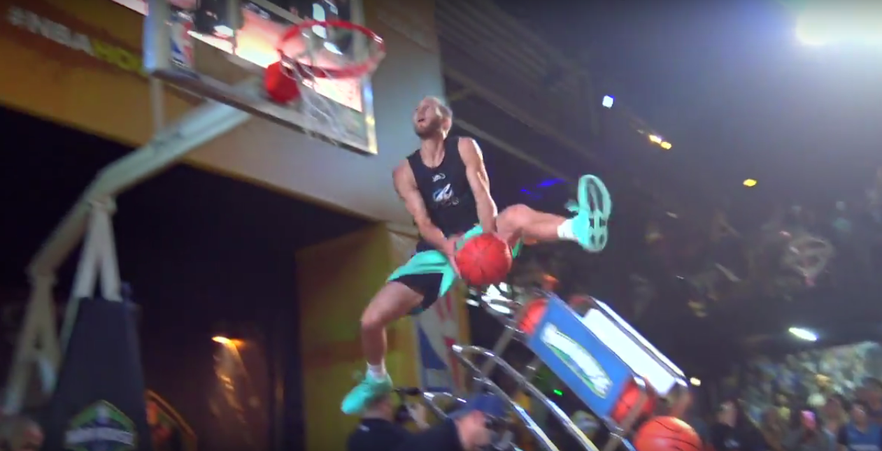 Jordan Kilganon relève le défi fou de Glen Rice et Gary Payton !