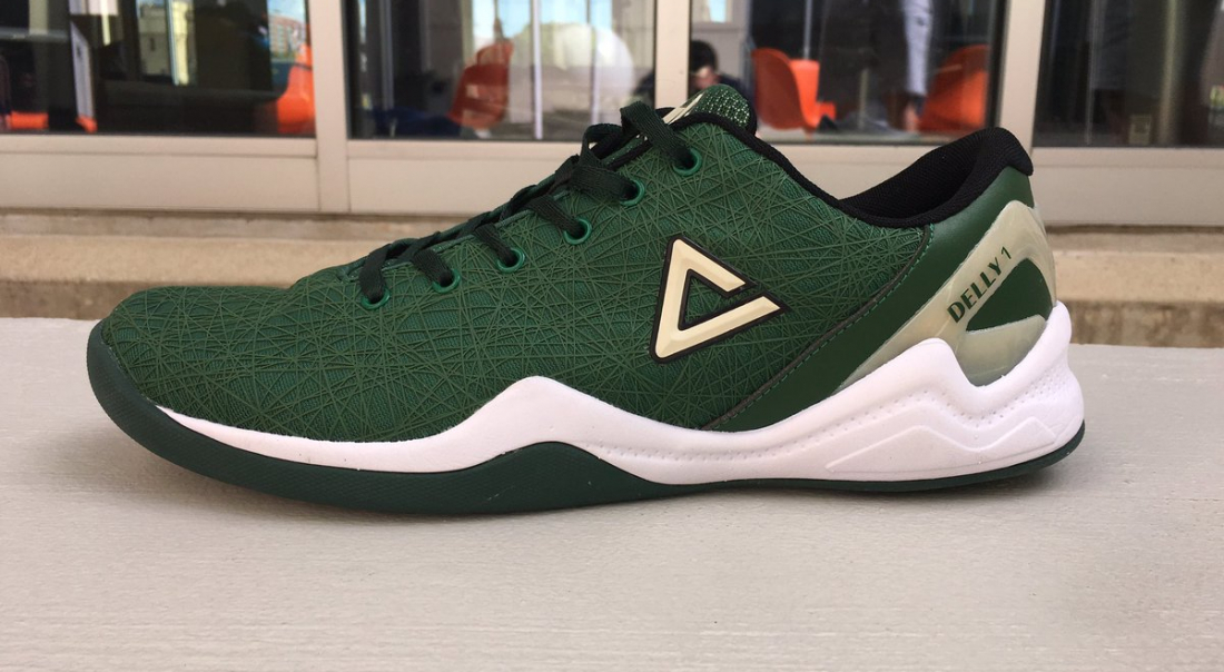 La chaussure signature de Matthew Dellavedova en photos