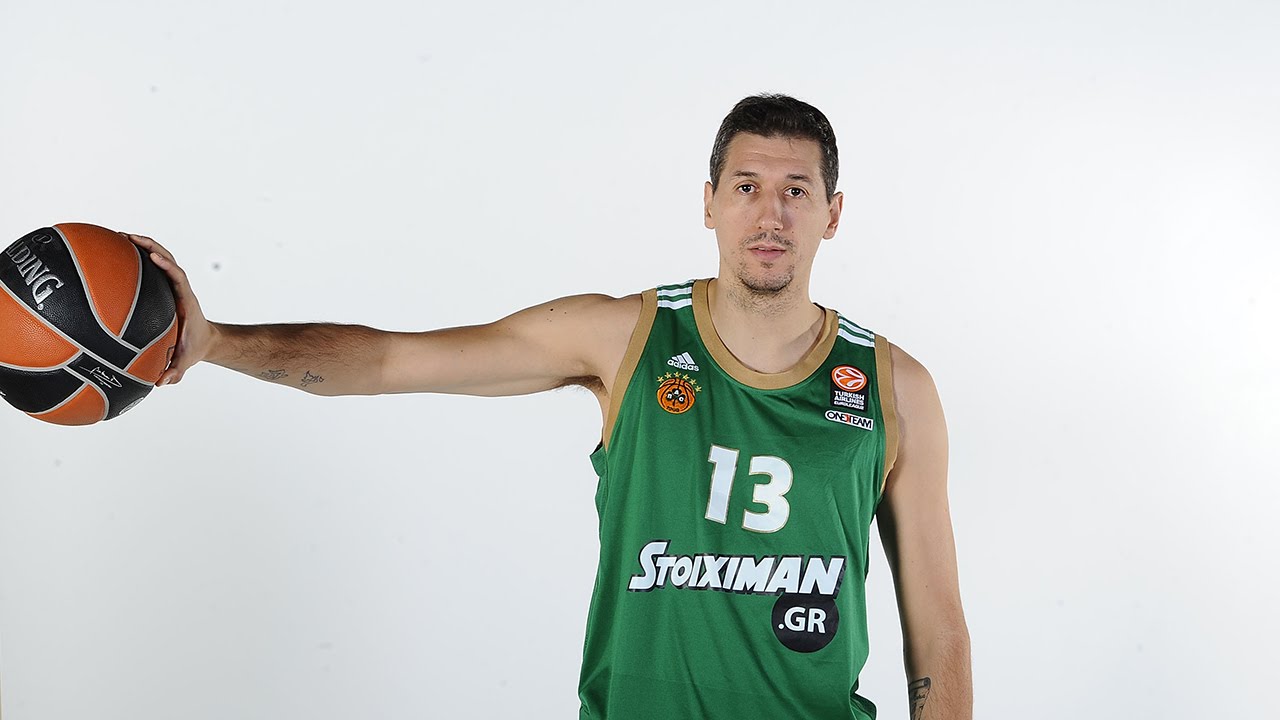 L’époustouflant hommage du Pana à Diamantidis