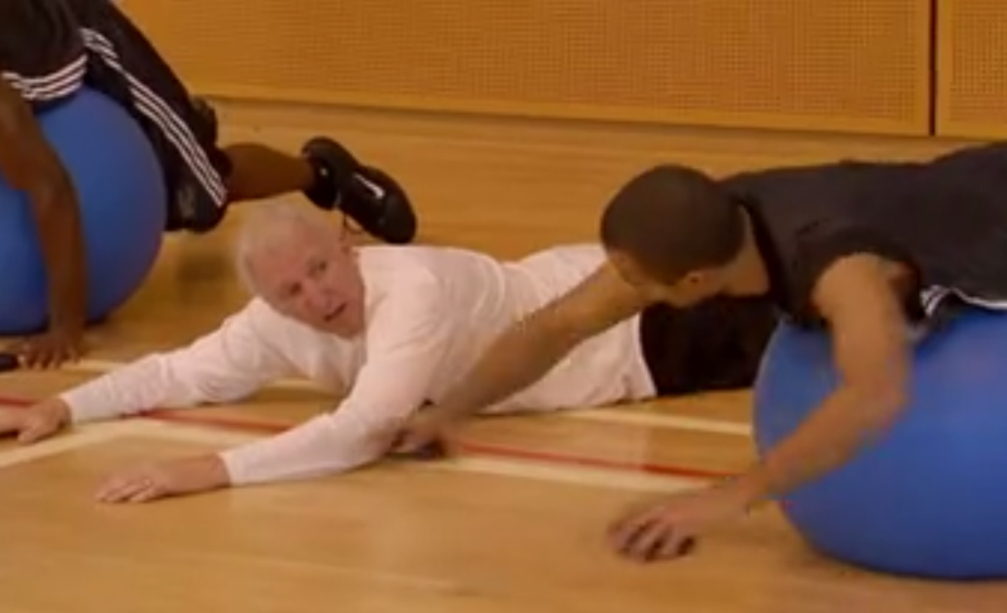 Quand Gregg Popovich faisait le clown en France en 2007
