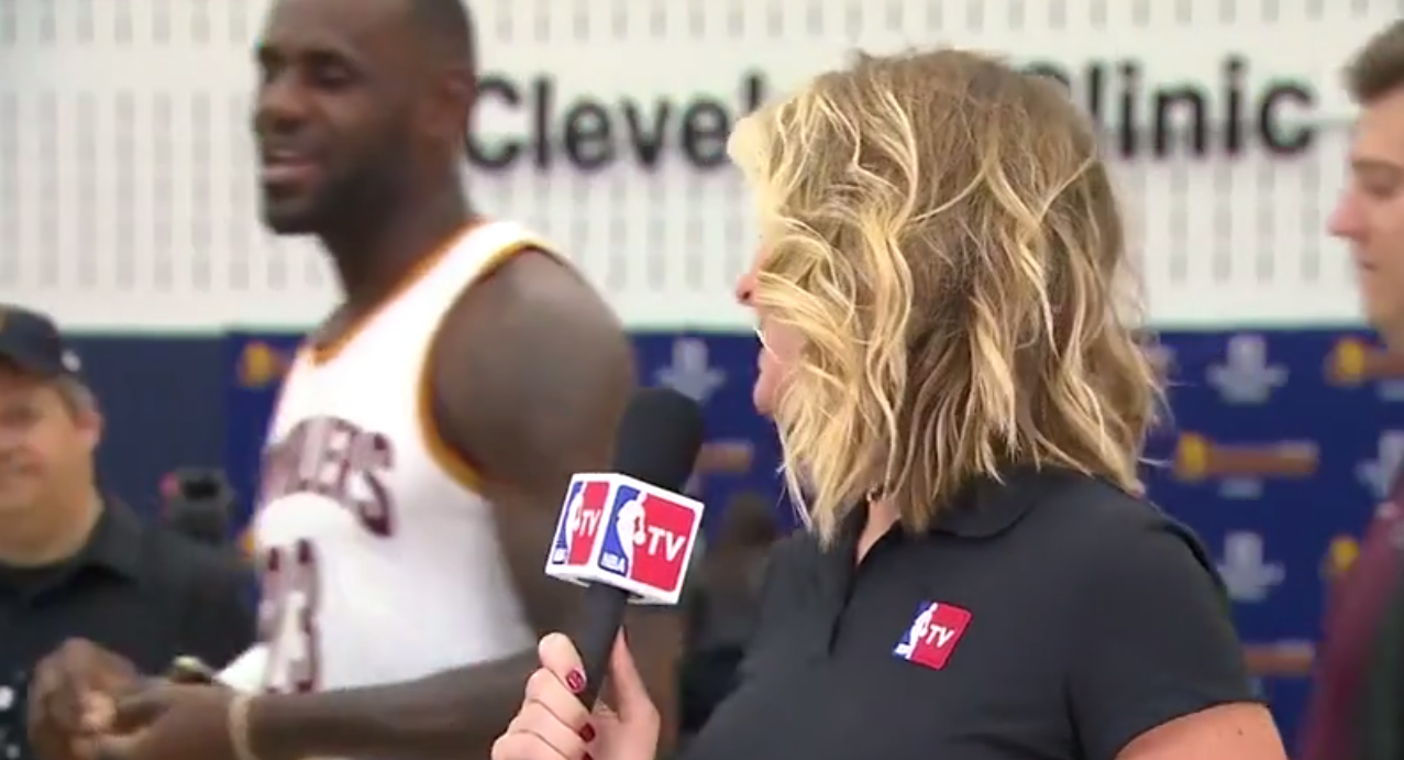 Quand LeBron James se moque de la journaliste de NBA TV