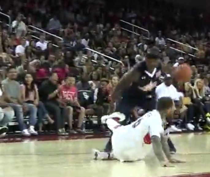 Couchez les enfants, Mac Miller s’aplatit devant Bone Collector