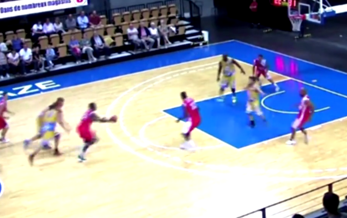 Top 10 Courtcuts : Paccelis Morlende se prend pour Stephen Curry