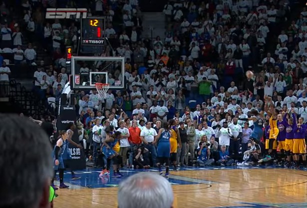 Finales WNBA : les L.A. Sparks arrachent le Game 1 au buzzer !