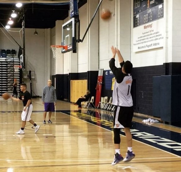 Machine : Devin Booker réalise un 19/19 à 3-points en moins d’une minute !