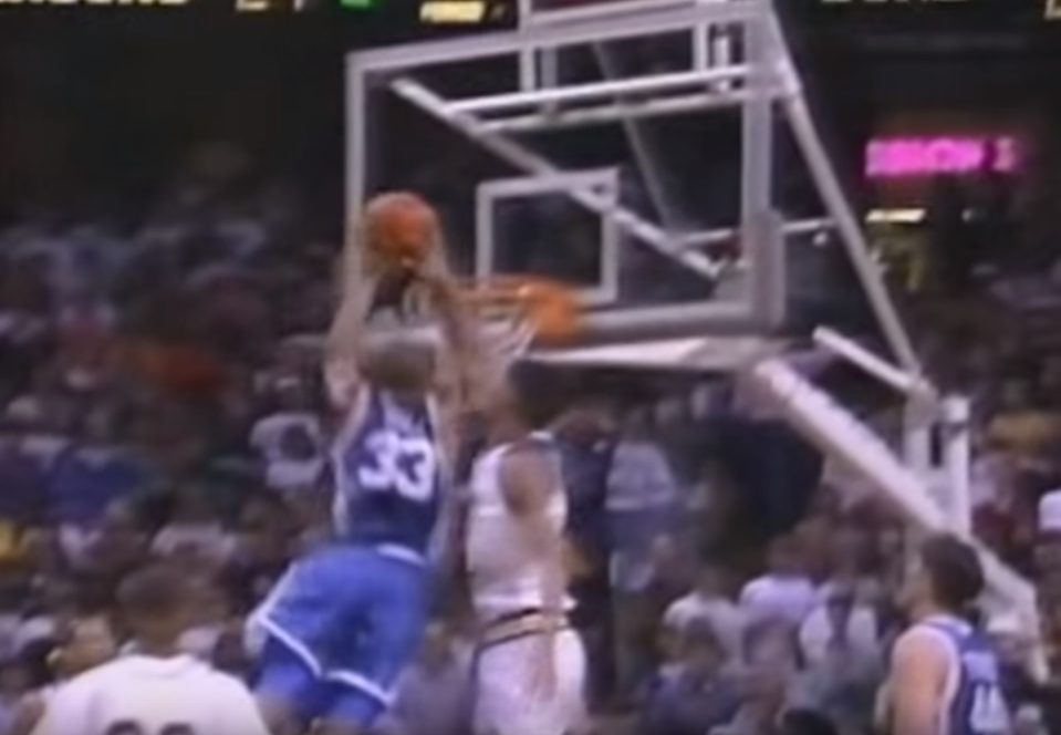 Le jour où Grant Hill a mis Tim Duncan sur un poster