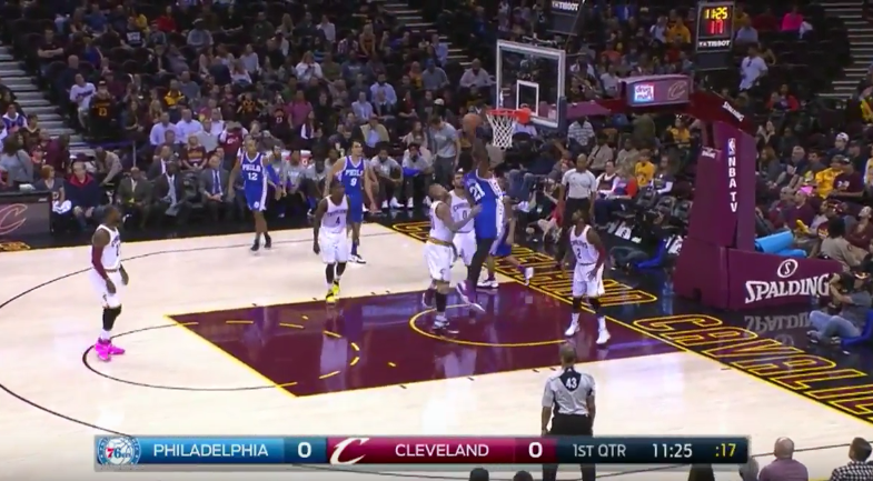 Joel Embiid a dunké pour la première fois en NBA !