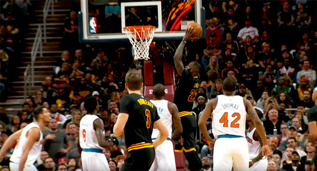 Avec un LeBron James en triple-double, les Cavs s’offrent les Knicks et une bague