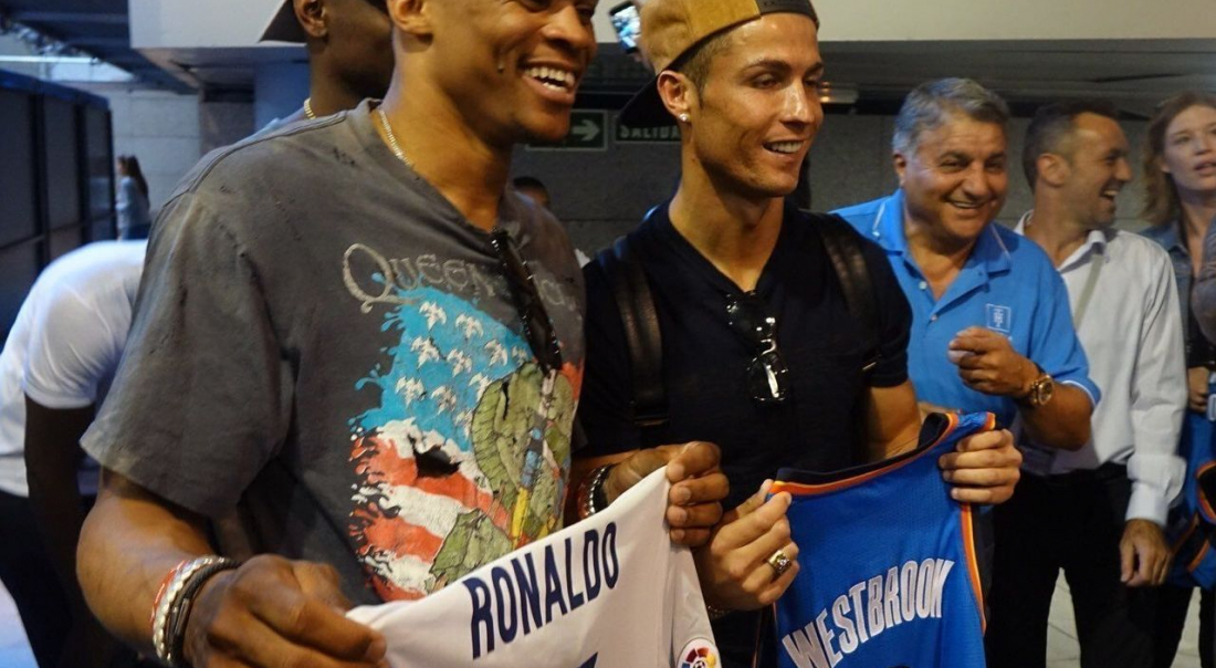 Russell Westbrook tape la pose avec Cristiano Ronaldo
