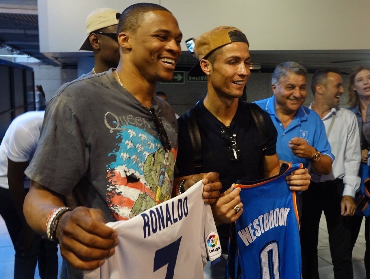 Russell Westbrook tape la pose avec Cristiano Ronaldo