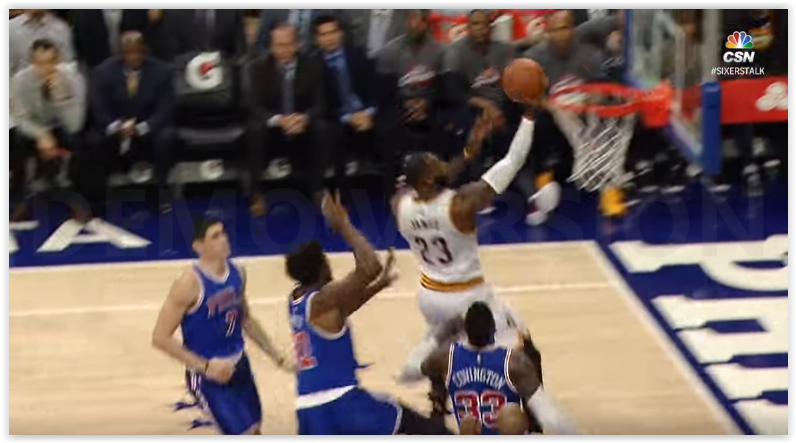 Joel Embiid rejette en puissance le layup de LeBron James !