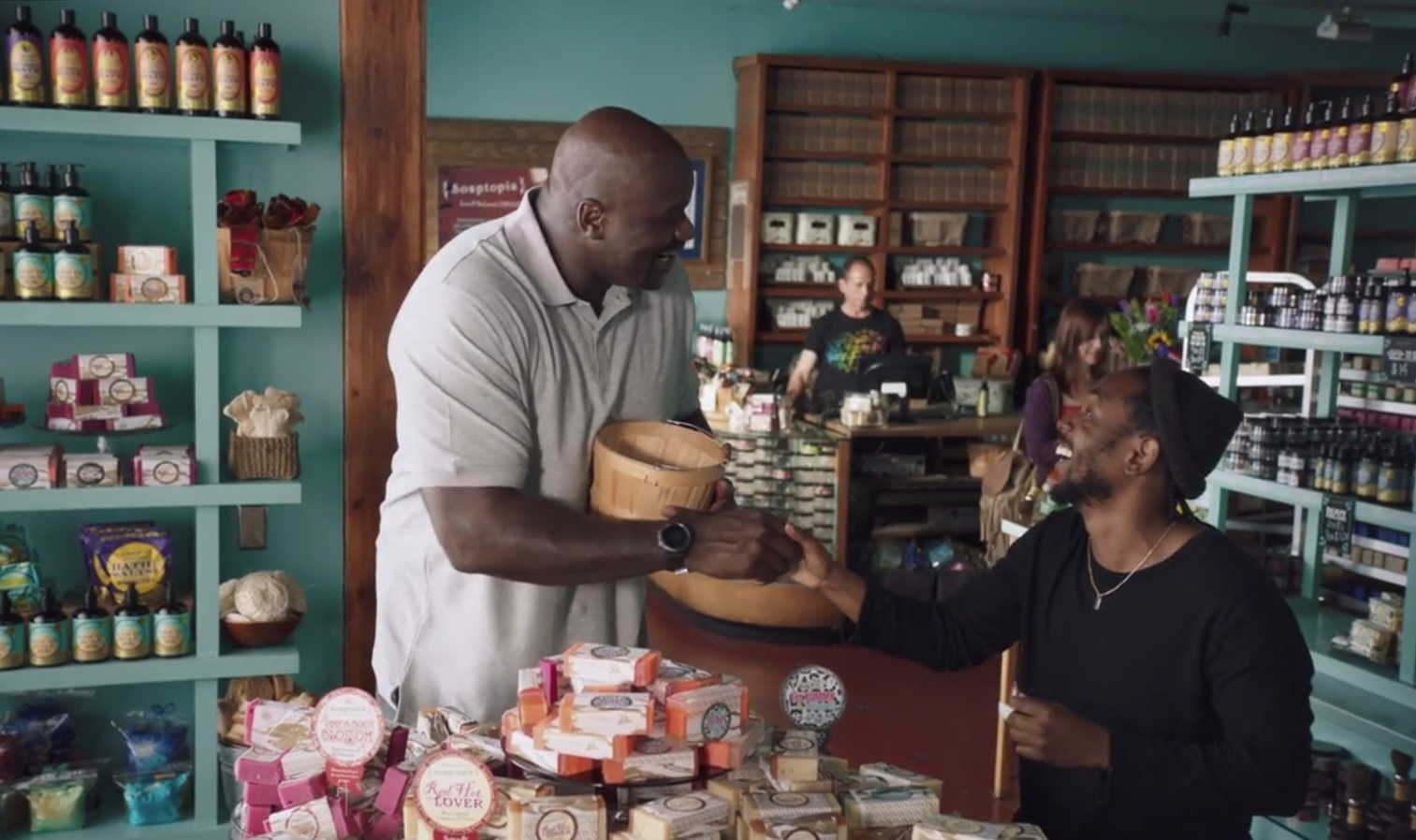 Shaq et Kendrick Lamar partenaires de shopping… pour du savon