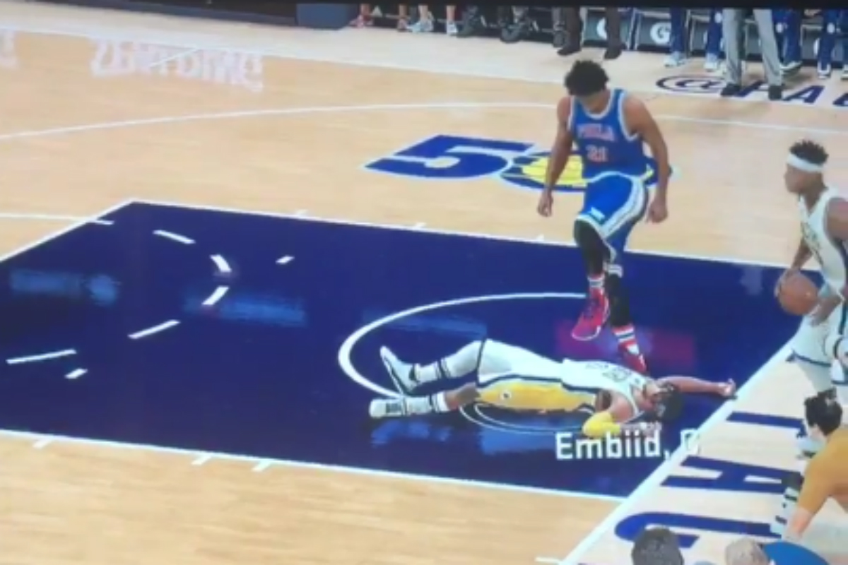 Joël Embiid imite Iverson contre Lue… sur NBA 2K