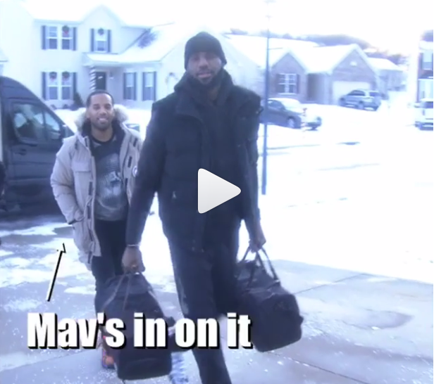 LeBron James apporte en personne 1,3 million de dollars à une famille !