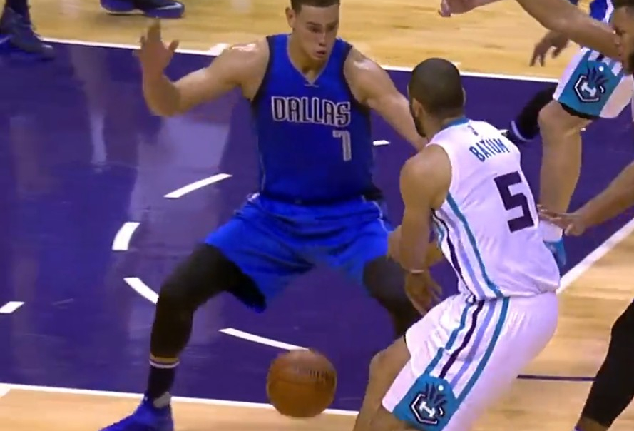 Encore un petit pont pour Nicolas Batum !