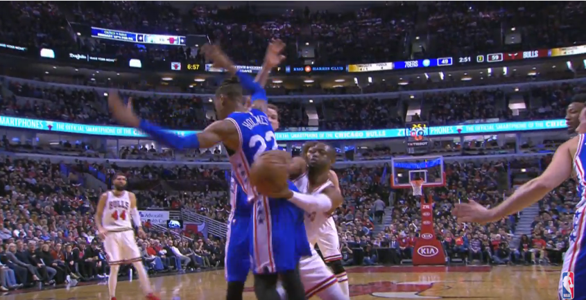 Dwyane Wade met les Sixers dans le vent avec une superbe feinte