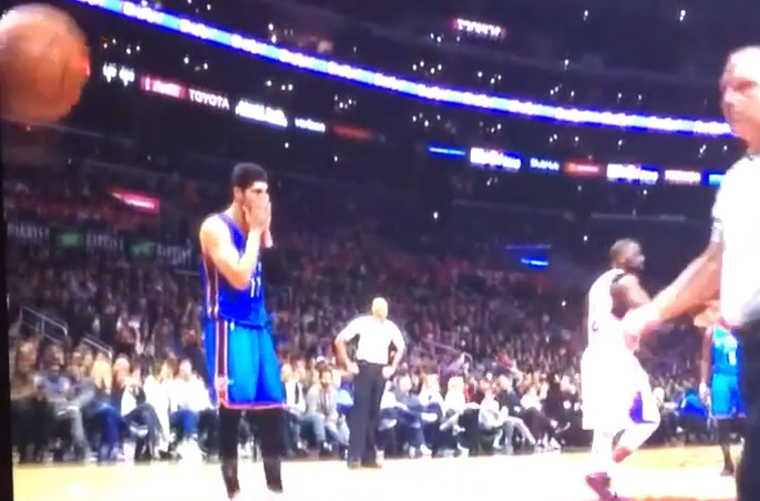 WTF : Enes Kanter choqué par un air ball de DeAndre Jordan