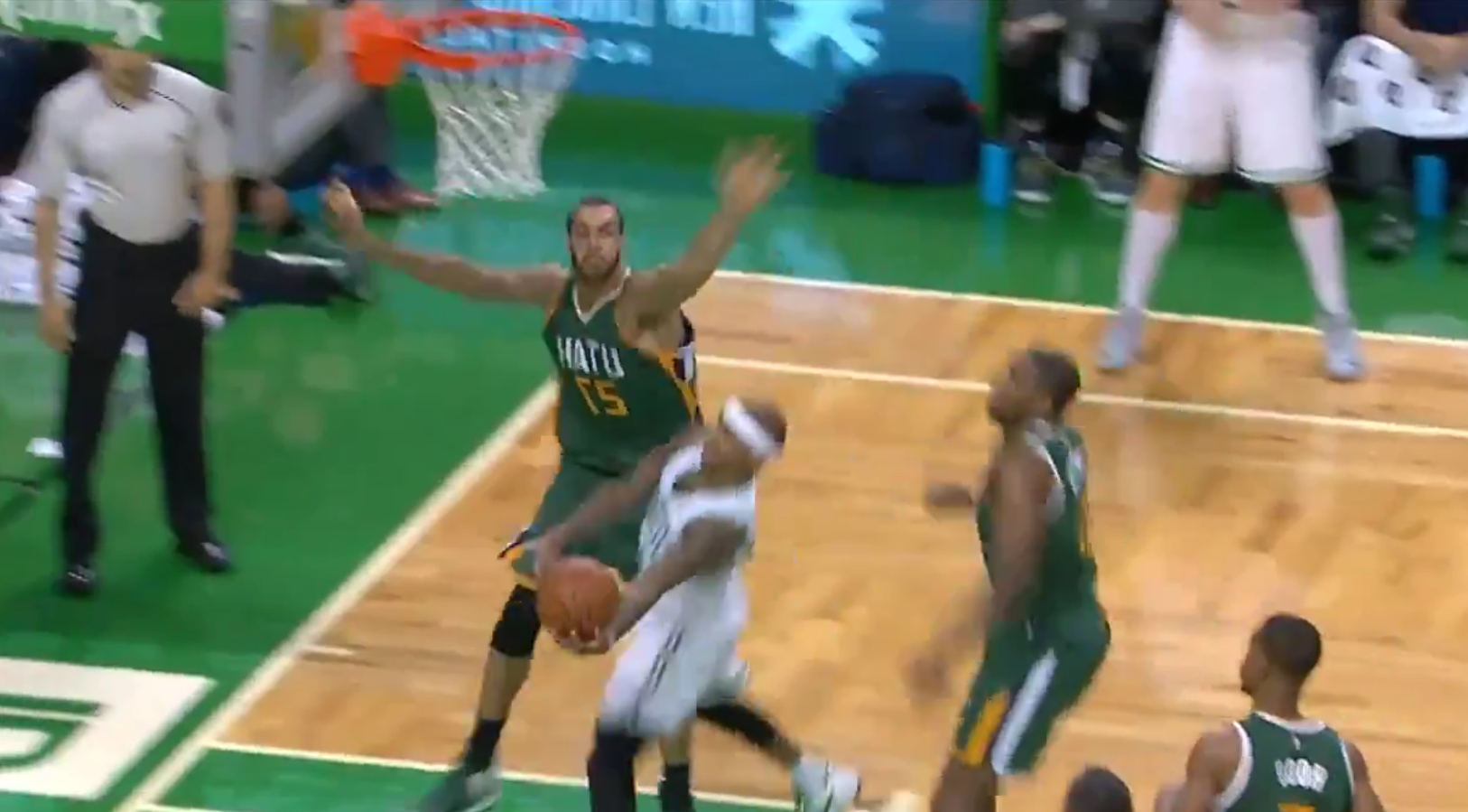 Même Rudy Gobert ne peut rien face à Isaiah Thomas…