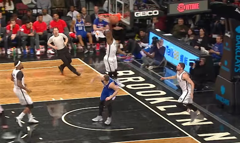 Not in my house : Isaiah Whitehead dit non à Nick Stauskas !
