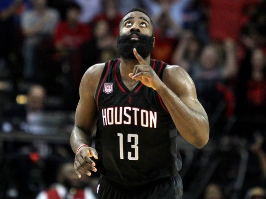 James Harden répond à Kevin McHale : « C’est un clown ! »