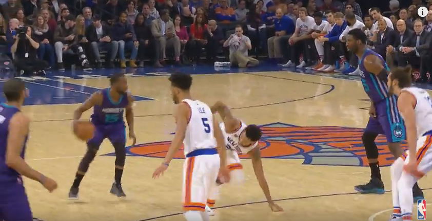 Kemba Walker a mis un vilain crossover à Derrick Rose