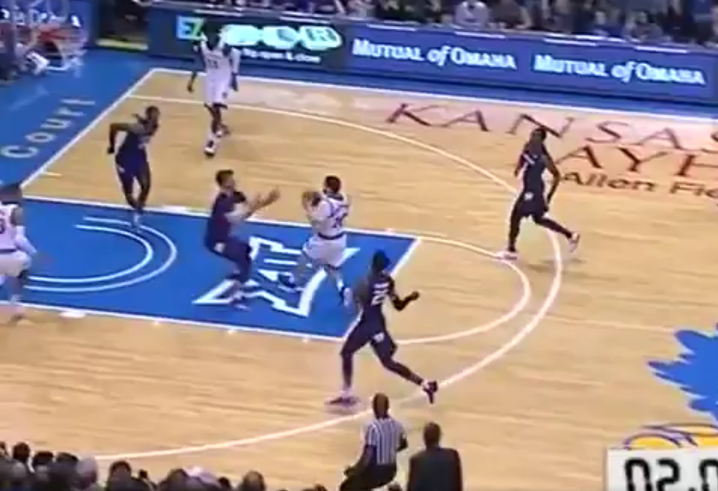 Le plus gros marcher du siècle en NCAA !