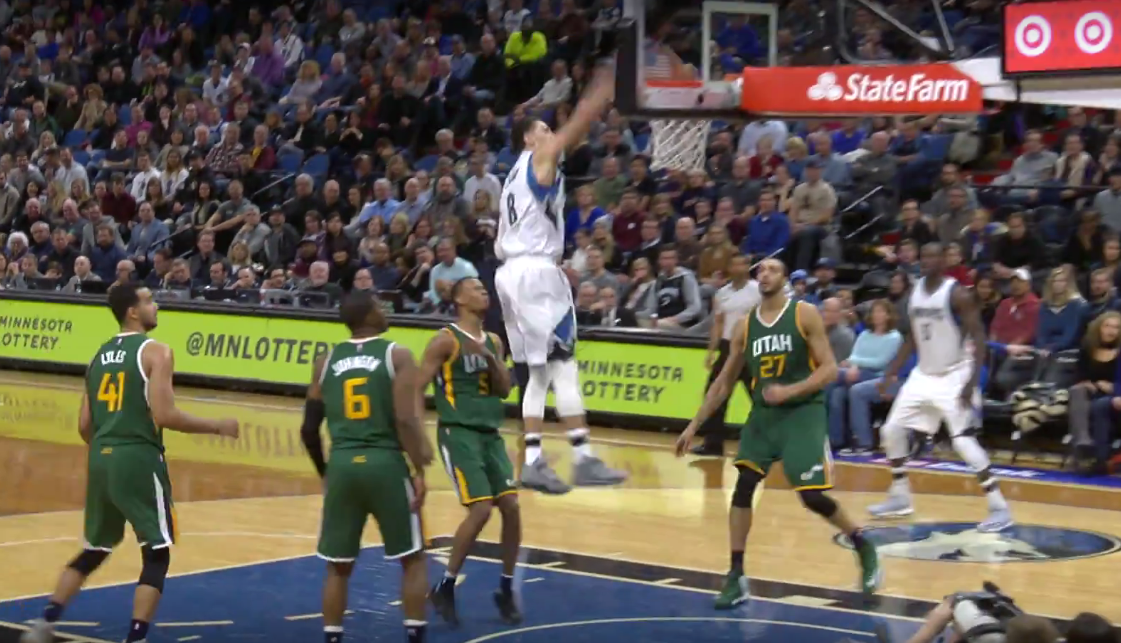 Haute altitude : Zach LaVine s’envole et claque un superbe dunk !