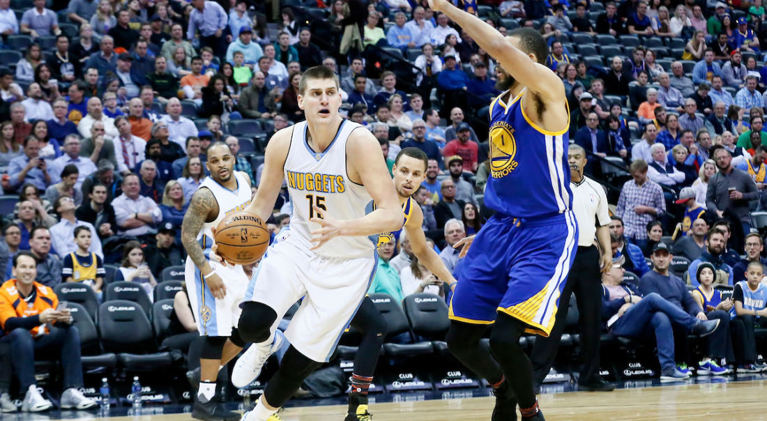 Nikola Jokic et les Nuggets ont explosé les Warriors !