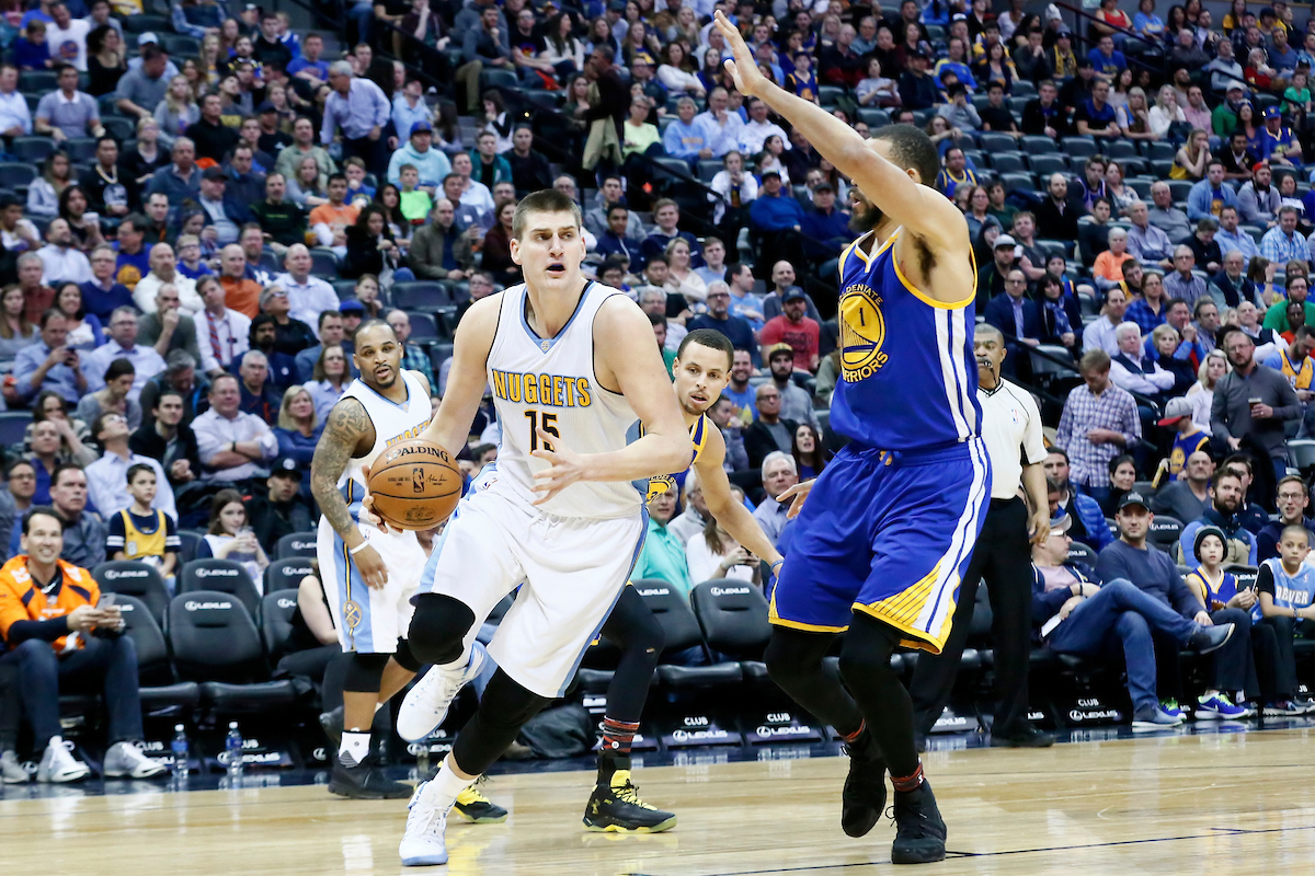 Nikola Jokic et les Nuggets ont explosé les Warriors !