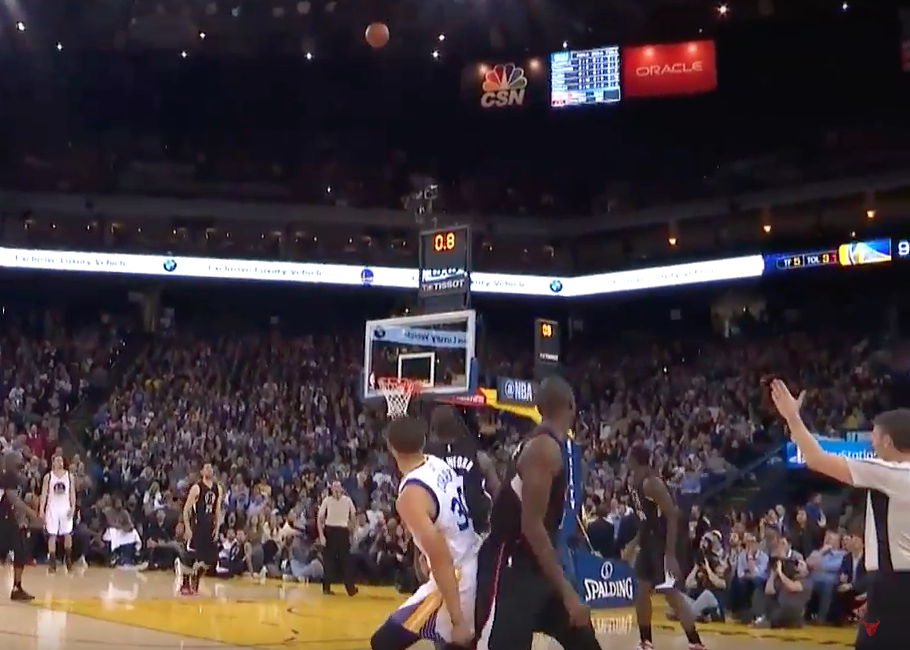 L’incroyable buzzer-beater de Steph Curry en 3e quart-temps