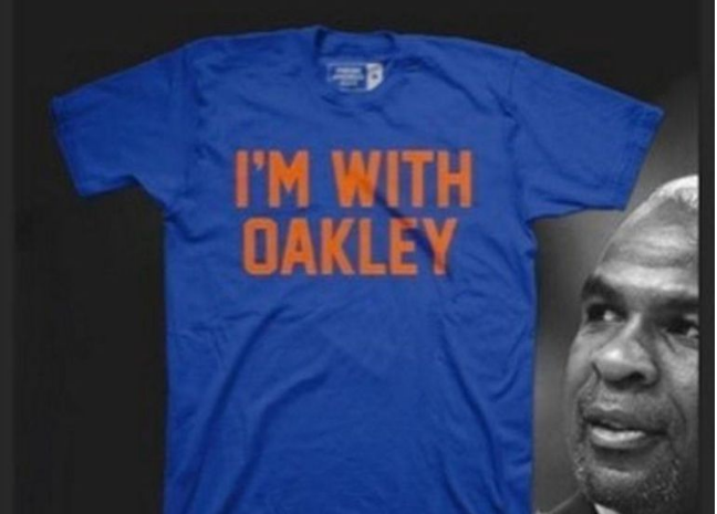 J.R. Smith sort un T-shirt en soutien à Charles Oakley