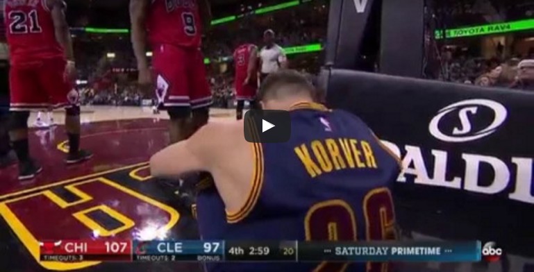 Touché au genou, Kyke Korver s’est fait une grosse frayeur