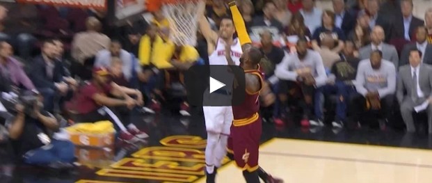 Not in my house : LeBron James scotche Courtney Lee sur la planche !