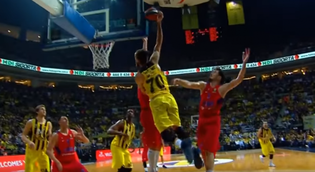 Luigi Datome méchamment contré par… le panneau