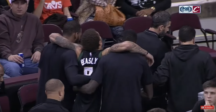 Encore une blessure bien moche au genou aux Bucks