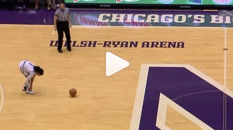NCAA : Elle refait ses lacets en plein match… et se fait subtiliser le ballon