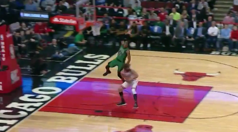 Robin Lopez sort le move le plus smooth de sa carrière !