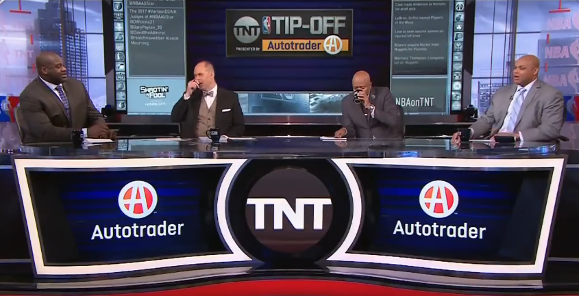Charles Barkley et Shaq se traitent de « gros »