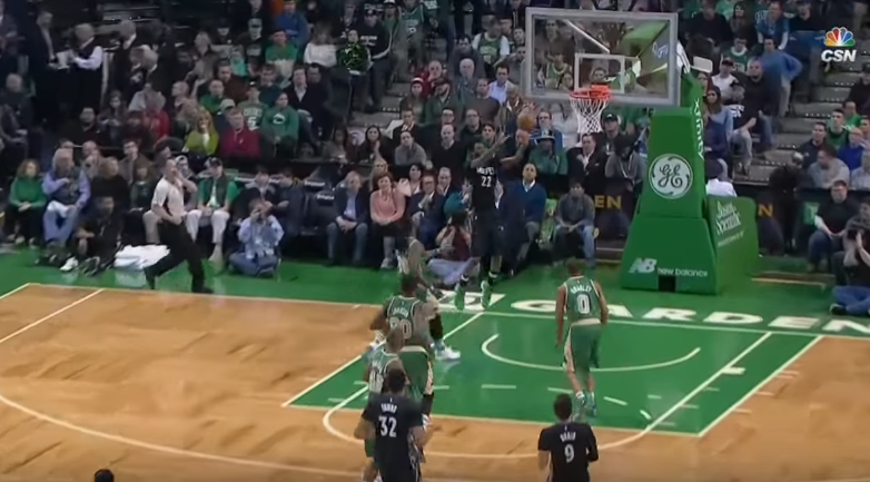 Rapide, précis, spectaculaire : La connexion Rubio-Wiggins à son sommet