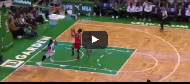 Contre : Avery Bradley scotche Jimmy Butler sur la planche !