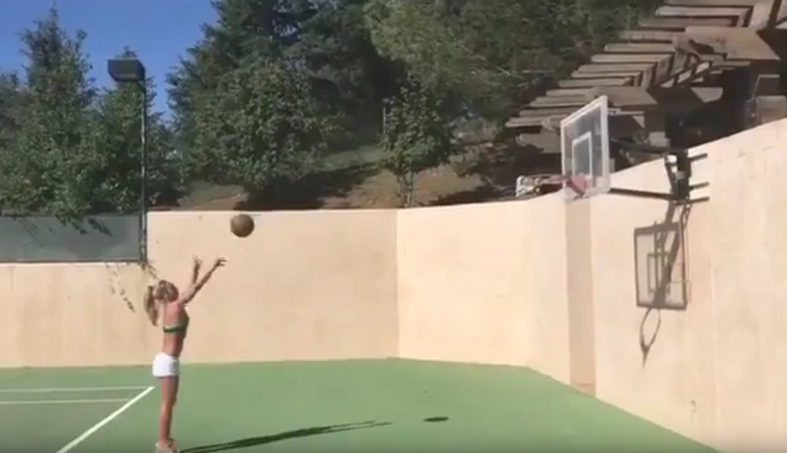 Britney Spears meilleure sur la ligne qu’Andre Drummond ?