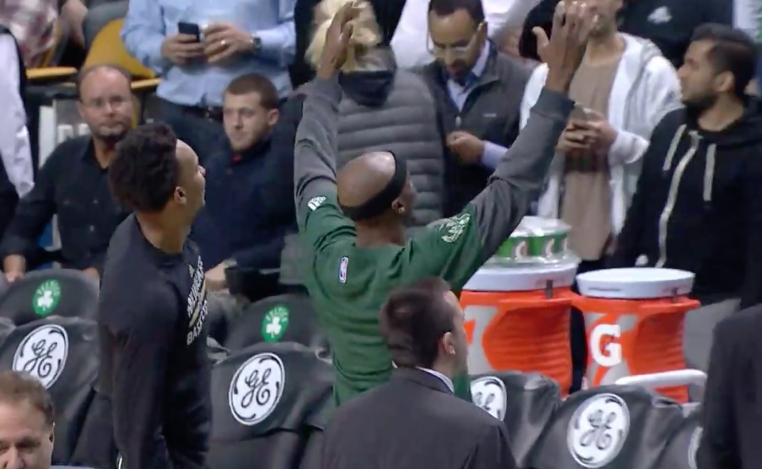 Quand les fans des Celtics aident… Jason Terry à s’échauffer