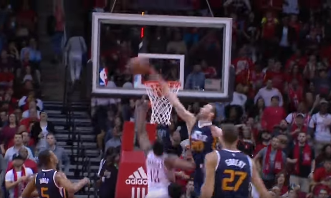 Gordon Hayward met un méchant contre à James Harden